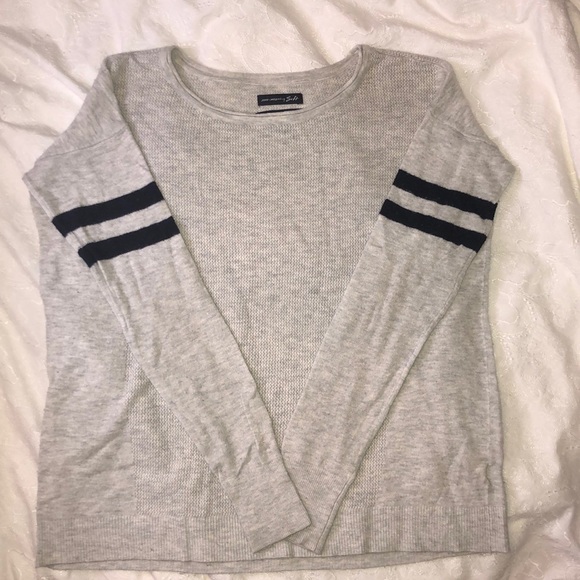 Light grey very soft American eagle top - Picture 2 of 6
